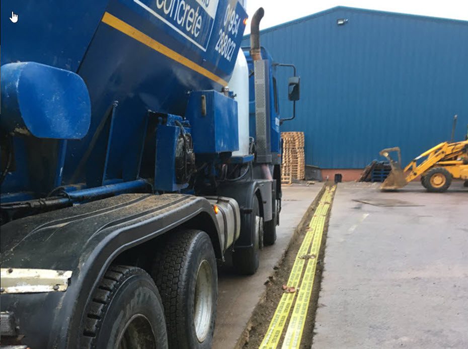 Fibre optic duct installation on industrial estate in Newmarket